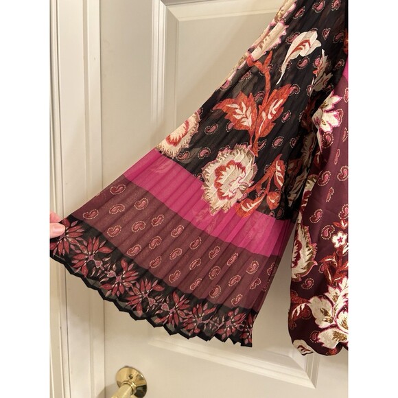 White House Black Market Patchwork Boho Multi Print Flare Sleeve Top Sz XS - Picture 3 of 6